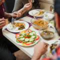 トルコにいる友人宅で…「一緒に食べちゃうの！？」まさかの”食事作法”に「うれしい」「心が通じ合う」 画像