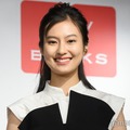 恒松祐里、ミニワンピ×タイツの私服姿公開「小顔際立つ」「可愛すぎ」の声 画像