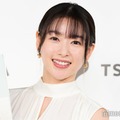 桜井日奈子、美背中ちらりニット姿で魅力全開「色っぽい」「ギャップがすごい」 画像