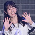 櫻坂46石森璃花、オフショルニットの「あまーいコーデ」に絶賛の声「透明感すごい」「可愛すぎる」 画像