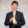 「モデルプレスベストドラマアワード」主演俳優部門1位を受賞した竹内涼真（C）モデルプレス