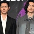 撮影前に四股を踏んでいた柳楽優弥、松村北斗（C）モデルプレス