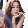永野芽郁「MAGNOLIE」スペシャルBOX 表紙（C）SDP