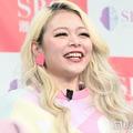 人気ギャル芸人“生きる伝説”木村拓哉との2ショットプリクラ公開「まさかの組み合わせ」「貴重すぎる」と反響 画像