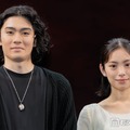 舞台「ハムレット」囲み取材に出席した市川染五郎、當真あみ（C）モデルプレス