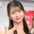 卒業発表のモー娘。メンバー、脚線美際立つミニスカ×タイツ姿で豪快バッティング「レベチの破壊力」「無邪気で可愛すぎる」と反響 画像