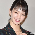 剛力彩芽、明るめロングヘアで雰囲気一変「魅力的すぎる」「めちゃくちゃ似合う」と絶賛の声 画像