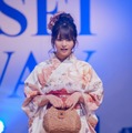 元ばんばんざい流那の妹・莉那（りな）、お団子ヘア×大ぶり髪飾りで魅力放出「何でも似合う」「新鮮」と反響【学生ランウェイ】 画像