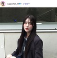 美人インフルエンサー、赤髪に電撃イメチェン 宮古島でのショーパン姿に反響「スタイル抜群」「何でも似合う」 画像
