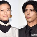 賀来賢人、妻・榮倉奈々の自宅テレビ前プラベショット公開「お互いの出演番組チェックしてるの素敵」「ラブラブ」と反響 画像