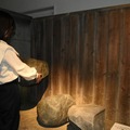 触れる岩「ホラーにふれる展 －映画美術の世界－」