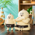 どっしりおすわり島二郎ぬいぐるみ（写真右）3,190円