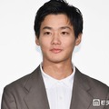 野村周平、眉なし・ロン毛・刺青姿の衝撃ビジュ公開「ガス人間」ビジュに「ワイルドな感じも似合う」「一瞬誰かと思った」の声 画像