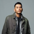 ラッパーAKLO、7年ぶりのニューアルバム『SIGNAL VERDE』よりレゲトン・バンガー「Lo Prendo」MV公開
