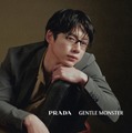 坂口健太郎、PRADA＆GENTLE MONSTERコラボコレクションに登場 「本」をコンセプトに展開 画像