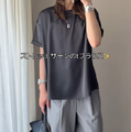 【ユニクロ】のイージーパンツを味方に。サテンＴブラウスで涼しげな初夏のワントーン【40代の毎日コーデ】 画像