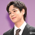 JO1豆原一成、大御所女優に撮影中の姿称賛される「ナルシストじゃないから良い」【夫婦と16歳～狂気の隣人～】 画像