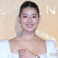 すみれ、大人なニューヘア披露「印象変わる」「色気ある」の声 画像