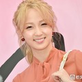 Dream Ami、ユニフォーム×ミニスカ姿で真っ直ぐ美脚ショット披露「異次元のスタイル」「可愛すぎて見惚れちゃう」 画像