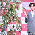 家にハンガーが1つもないため服がかけられない渡辺翔太（C）モデルプレス