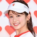 久間田琳加、素肌輝くノースリ×デニムコーデでディズニー「猫耳の似合い方レベチ」「可愛さにノックアウト」と反響 画像