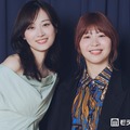 モデルプレスのインタビューに応じた山下美月、加納愛子（C）モデルプレス