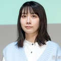 松本穂香、白のノースリから美肩際立つ「透明感がやばい」「美しすぎて憧れる」の声 画像