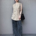 ダブルブレストジレで上半身がすっきり。×デニムで魅せるスマートカジュアル。【40代の毎日コーデ】 画像