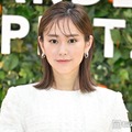 桐谷美玲、美脚輝くショートパンツコーデ披露「秋っぽくて素敵」「スタイル抜群ですね」と絶賛の声 画像