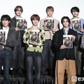 MAZZEL、写真集ロケ地・タイでのハプニングとは「大量に届いてしまって」【1st photobook with ZEAL】 画像