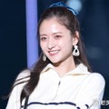 乃木坂46金川紗耶、すらり美脚際立つユニフォームコーデ披露「スタイル抜群」「美しい脚に見惚れる」と反響 画像