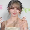 LE SSERAFIMサクラ、美デコルテ＆美肩際立つ黒キャミコーデ「目を奪われる美貌」「大人っぽい雰囲気が素敵」と反響 画像