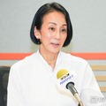 中村江里子アナ「家族3人でのパリ生活スタート」夫＆次女の手つなぎショット公開「映画のワンシーンそのもの」「2人ともスタイル抜群」と反響 画像