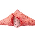 「三角チョコパイ クッキー＆クリーム いちご味」（提供画像）