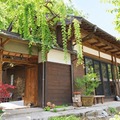 東京・檜原村に“1日1組限定”古民家宿「VILLA ONE-YA」誕生 サウナや犬との滞在も楽しめるヴィラ 画像