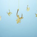 貯蓄ができない、投資はしない。収入が増えたら始める、生活が落ち着いて余裕ができたら……。お金の問題を先送りしていると、過ぎ去った時間を取り戻すためには、2倍、3倍の努力が必要。10年後ではなく、今、お金と向き合うべきです
