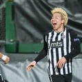 浅野拓磨、ついに来た！EL初ゴールは「爆速抜け出し」からのこれ