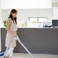 家をキレイにすると風水や運勢学の観点から、金運アップに役立つといわれています。とはいえ、どこから手をつけてよいのか分からないという人も少なくありません。
