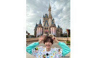 なにわ男子・道枝駿佑、ミッキーに「アイムみっちー！」と自己紹介＆ハグ　ディズニーランド初来園で興奮 画像