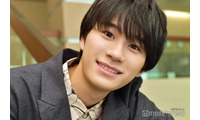 Lil かんさい嶋崎斗亜、坊主頭に「抵抗なかった」芝居への思い “全員20歳以上になる”グループの抱負語る＜「あの花が咲く丘で、君とまた出会えたら。」インタビュー＞ 画像