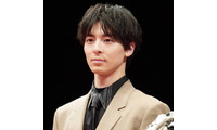 “ホークスファン”高杉真宙、始球式SHOTに「ビジュ良すぎ」「ユニフォーム似合ってます」の声 画像