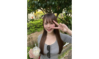 YouTuberになに、美ウエスト際立つノースリーブコーデ「理想」「スタイル抜群」と反響 画像