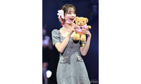 あらた唯、美脚際立つミニワンピ姿披露【オキコレ2025】 画像