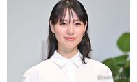 戸田恵梨香、美デコルテ大胆開放 ベアトップ姿に「着こなせるのがすごい」「見惚れる美しさ」の声 画像