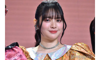 FRUITS ZIPPER鎮西寿々歌、印象ガラリのデコ出しヘアに熱視線「ビジュ天才」「透明感すごい」 画像