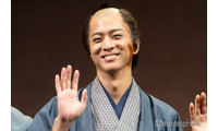 timelesz寺西拓人、自身のまげ姿を心配「スタッフさんを見渡すとみんな僕と同じ顔をしてたんです」【『新 画狂人北斎』‐2025‐】 画像