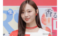 乃木坂46梅澤美波、美脚際立つショーパン姿にファン悶絶「透明感がすごい」「脚が綺麗すぎる」 画像