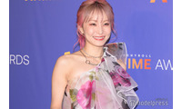LiSA、パンクな衣装＆網タイツで美脚スラリ「最高にクール」「唯一無二のオーラ」と反響 画像