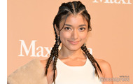 ローラ、大胆肌見せ衣装で雰囲気一変「思わず見入っちゃった」「女神みたい」と反響 画像
