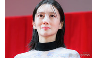 波瑠、高杉真宙と結婚発表後初の公の場 人気俳優の軽妙なトークにツッコミ「私の分も喋って」【北方謙三 水滸伝】 画像